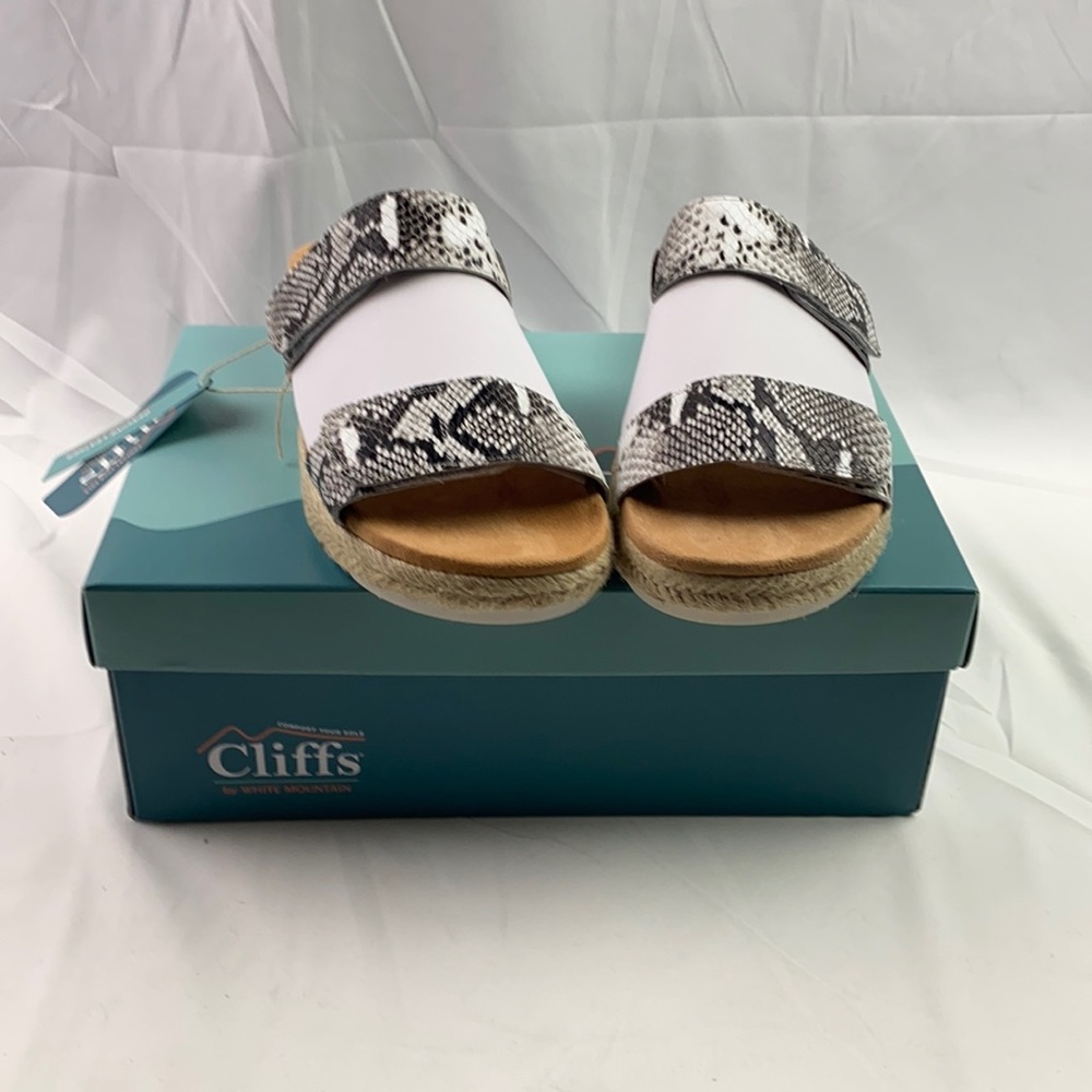 Cliffs By White Mountain Tionna Sandal